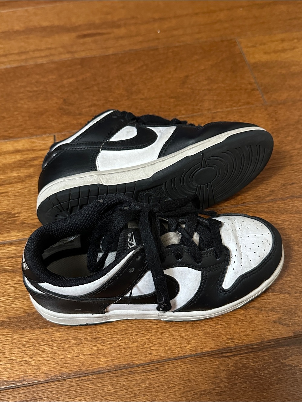 Nike Dunk Low “Panda” sneakers-size 13